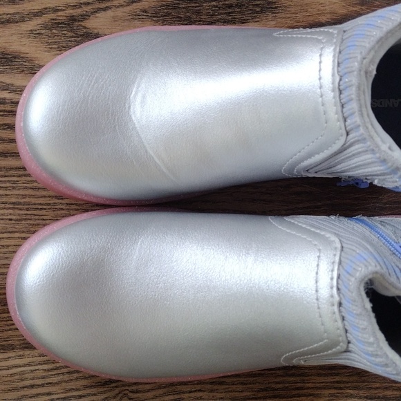 Lands' End Silver and Pink Girls Ankle Boots, Size US 1 M. - Picture 6 of 7